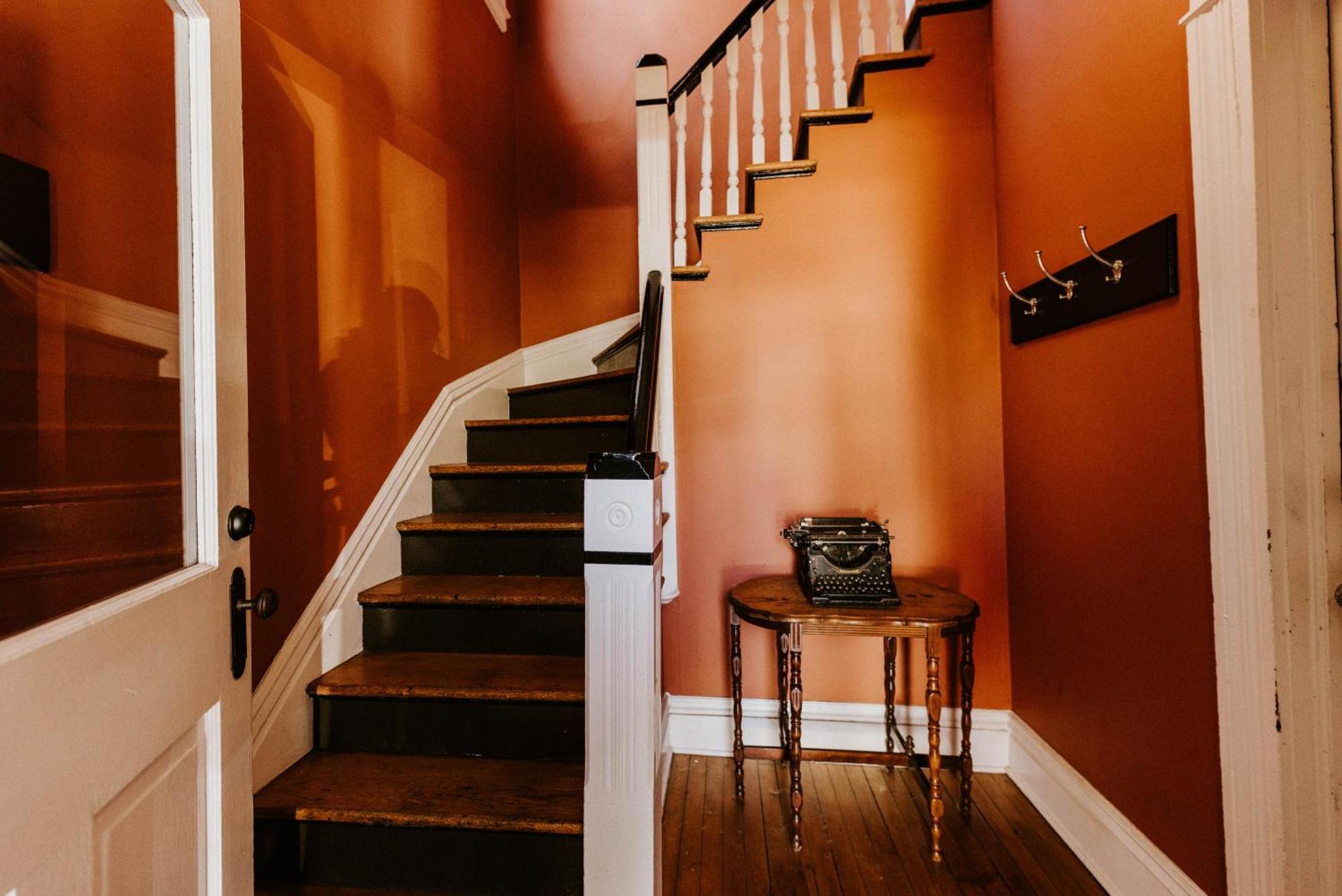 세인트폴 Retro Gem Box Victorian Steps From Irvine Park 아파트 외부 사진