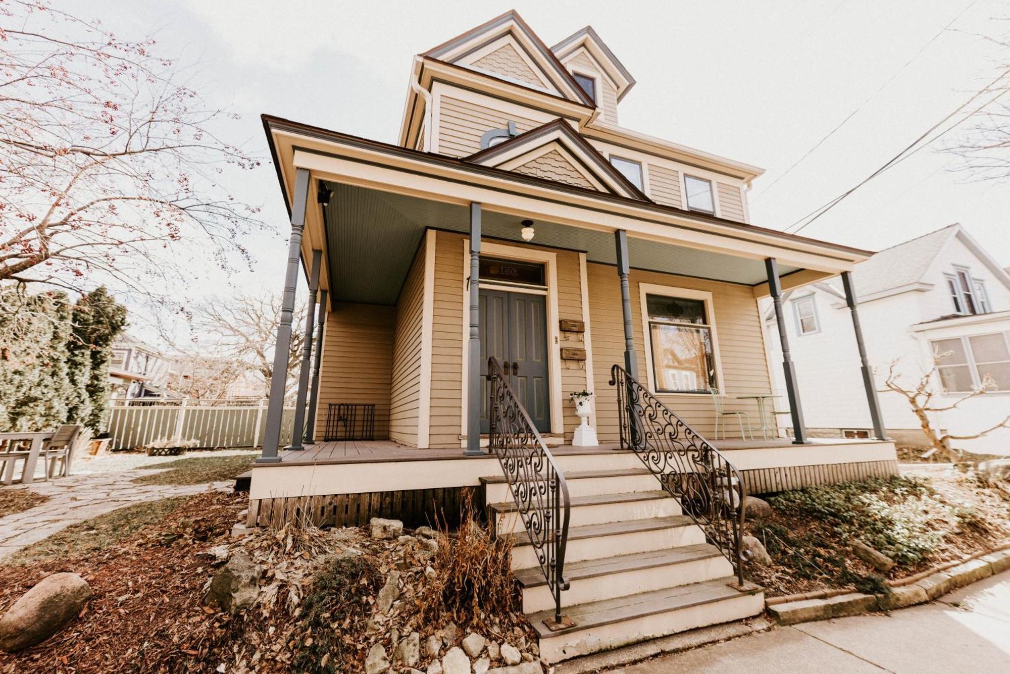 세인트폴 Retro Gem Box Victorian Steps From Irvine Park 아파트 외부 사진